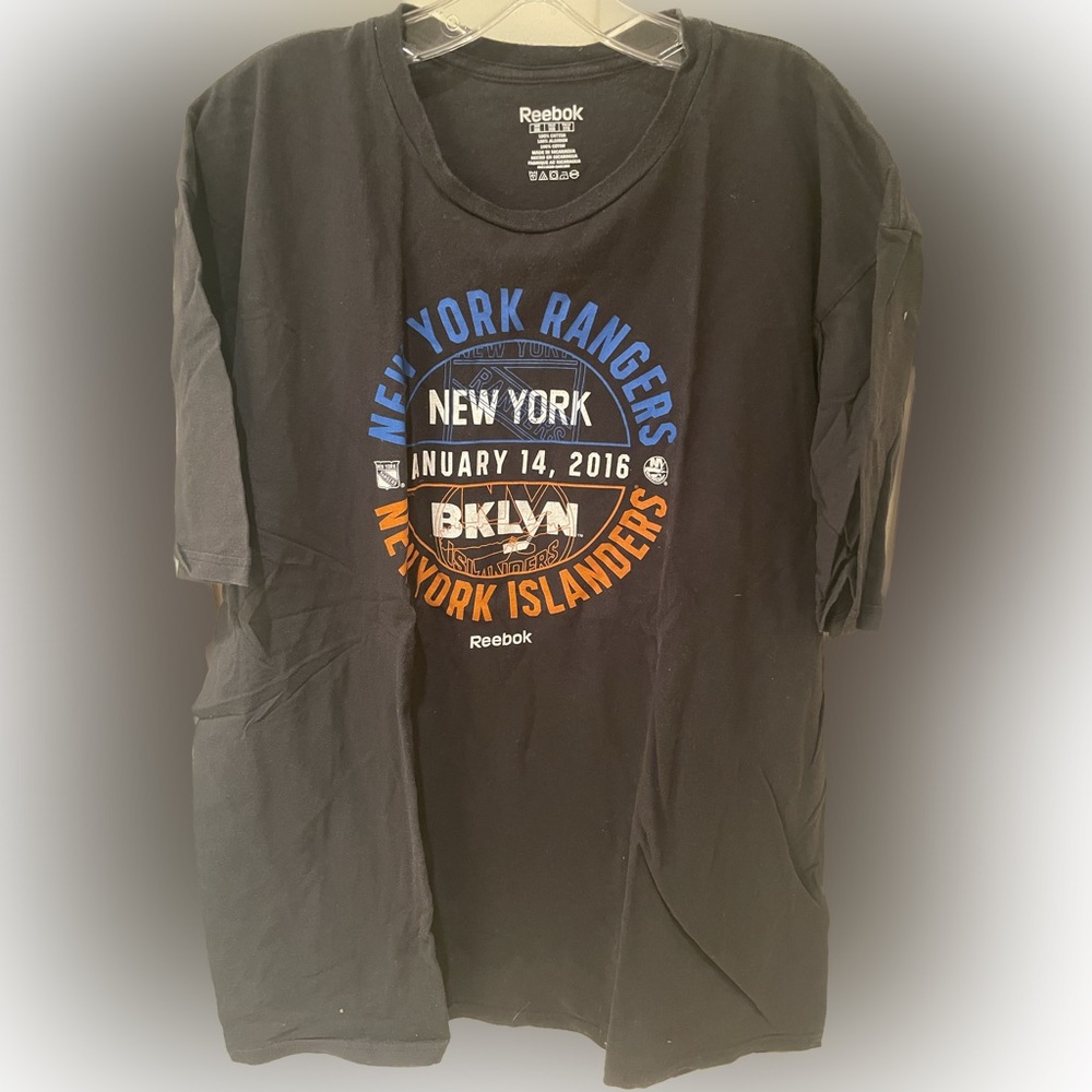 NHL hockey NY Islanders v NY Rangers men’s tshirt